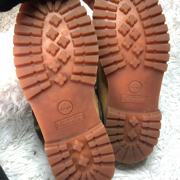 Men’s camo timberlands in NEW CONDITION - Picture 9 of 10